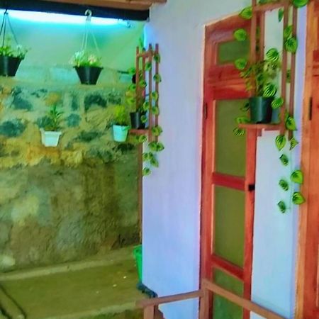 Ella Kumi Hostel Екстериор снимка