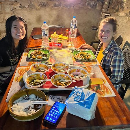 Ella Kumi Hostel Екстериор снимка