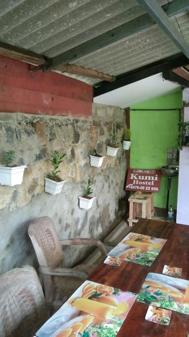 Ella Kumi Hostel Екстериор снимка