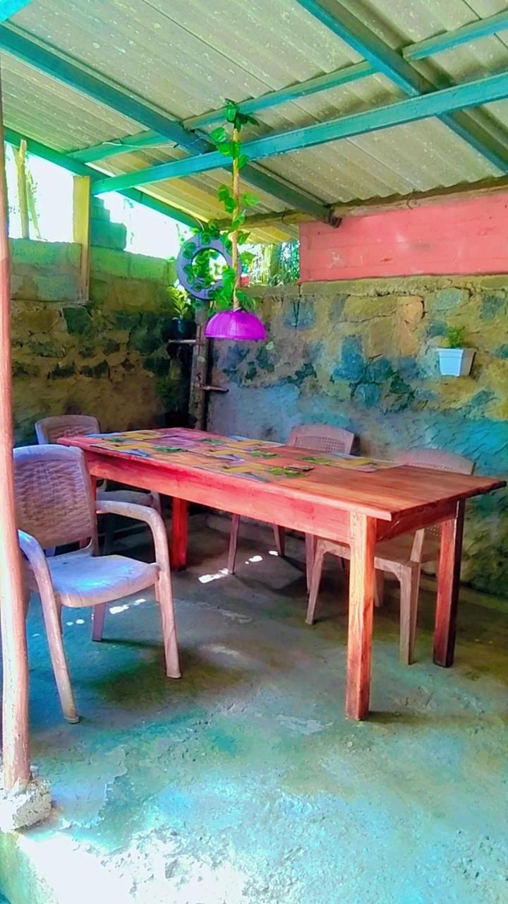 Ella Kumi Hostel Екстериор снимка